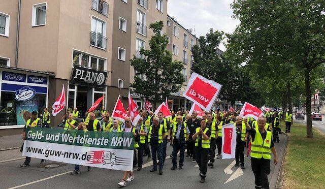 DEINE RECHTE IM STREIK!